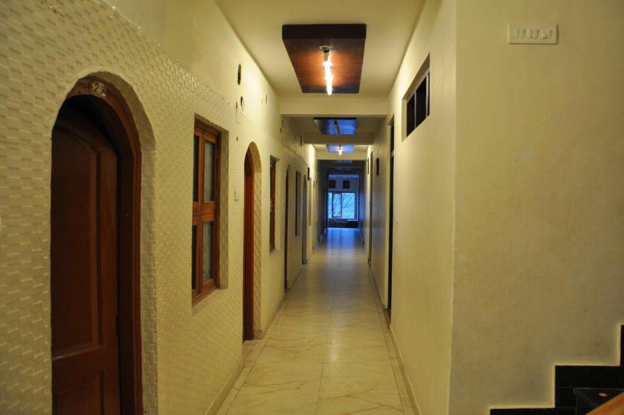Hotel Ahuja Nainital Zewnętrze zdjęcie