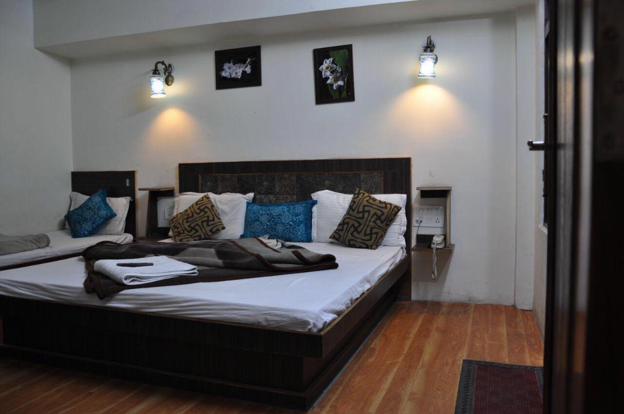 Hotel Ahuja Nainital Zewnętrze zdjęcie