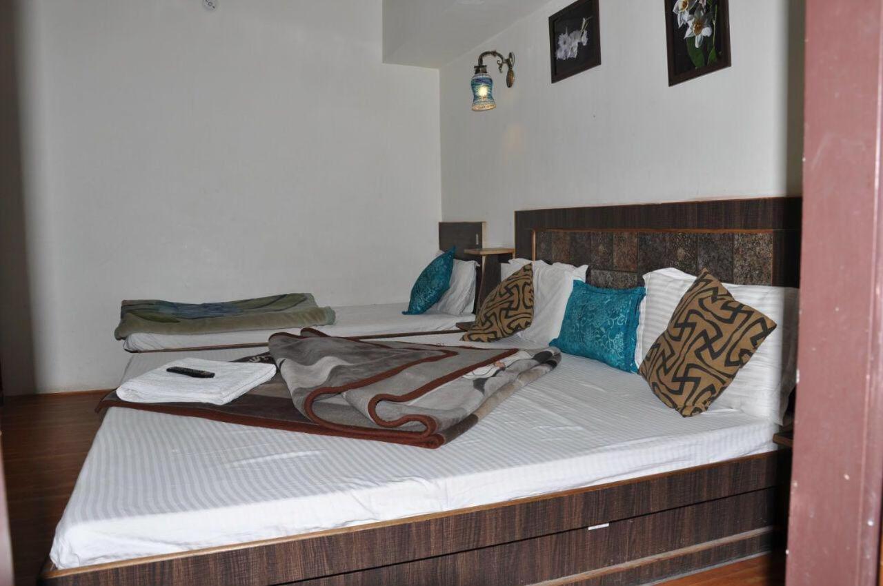 Hotel Ahuja Nainital Zewnętrze zdjęcie